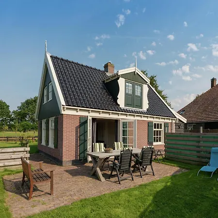 Holiday home Near Lutjestrand Beach, Cleaning Included