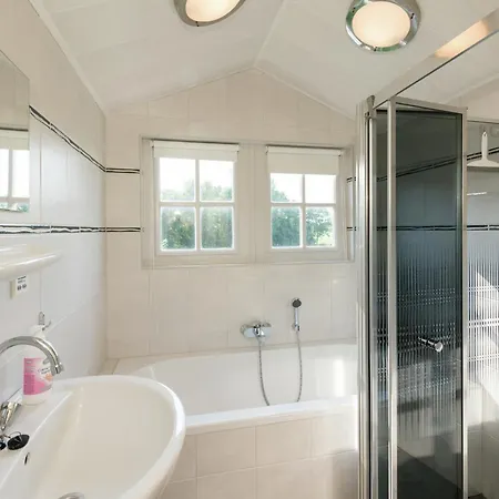 Near Lutjestrand Beach, Cleaning Included Holiday home *